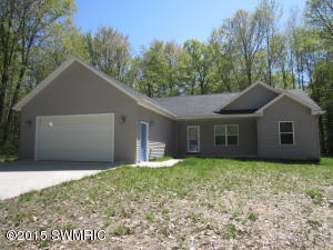 277 N Bear Trak, White Cloud, MI 49349 photo 1