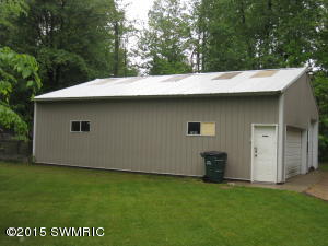 13577 S Willow Ave, Grant, MI 49327 photo 5
