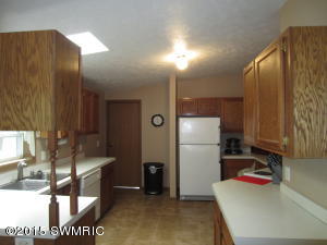 13577 S Willow Ave, Grant, MI 49327 photo 13