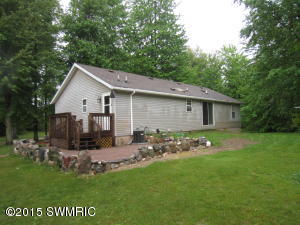 13577 S Willow Ave, Grant, MI 49327 photo 2