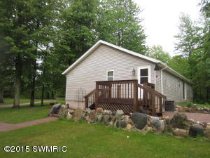 13577 S Willow Ave, Grant, MI 49327 photo 6