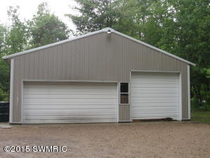 13577 S Willow Ave, Grant, MI 49327 photo 3