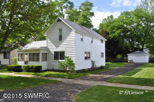 216 W Division St, Belding, MI 48809 photo 1