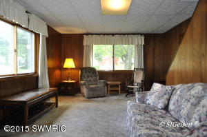 216 W Division St, Belding, MI 48809 photo 8