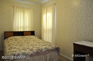 216 W Division St, Belding, MI 48809 photo 12