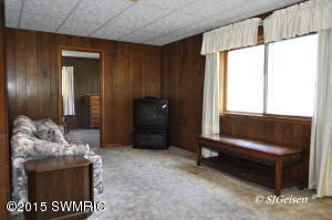216 W Division St, Belding, MI 48809 photo 9