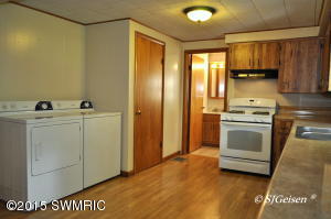 216 W Division St, Belding, MI 48809 photo 16