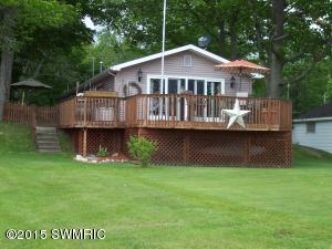 281 Island Dr, Stanton, MI 48888 photo 1