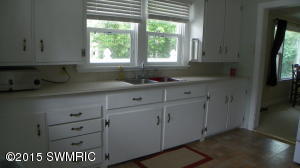 302 E Bennett St, Three Rivers, MI 49093 photo 9