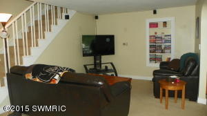 302 E Bennett St, Three Rivers, MI 49093 photo 3