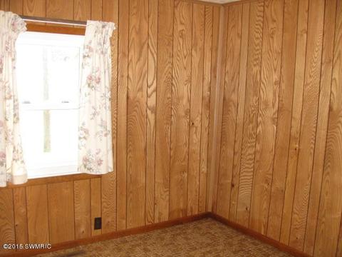 721 E Grn, Marshall, MI 49068 photo 12