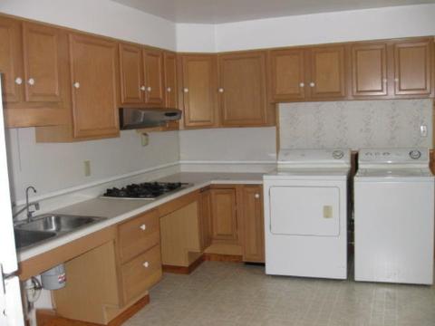 721 E Grn, Marshall, MI 49068 photo 3