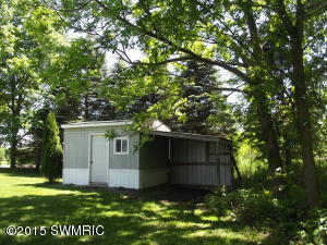 175 E 104th, Grant, MI 49327 photo 2