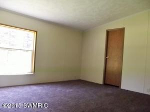 175 E 104th, Grant, MI 49327 photo 11