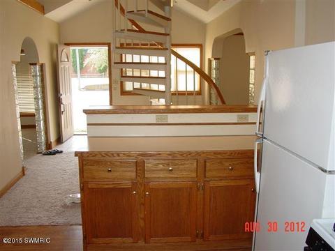 181 W Water St, Constantine, MI 49042 photo 3