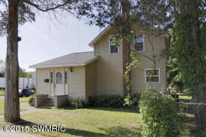 1327 River St, Three Rivers, MI 49093 photo 2