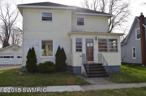 613 Maple St, Three Rivers, MI 49093 photo 1