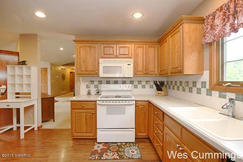 1300 5th St, Belding, MI 48809 photo 12