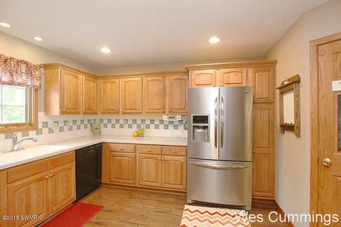 1300 5th St, Belding, MI 48809 photo 10