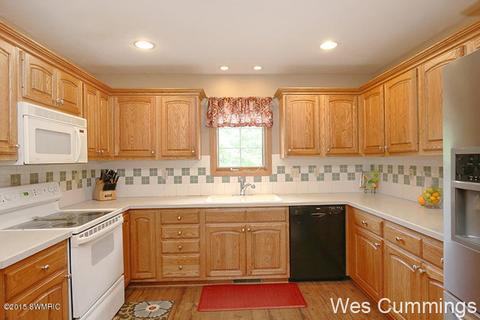 1300 5th St, Belding, MI 48809 photo 9