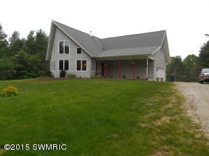 6253 E 76th St, Newaygo, MI 49337 photo 2