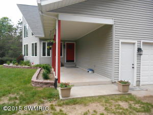 6253 E 76th St, Newaygo, MI 49337 photo 3