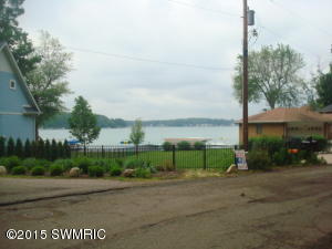 61054 Beardsley Ln, Cassopolis, MI 49031 photo 2