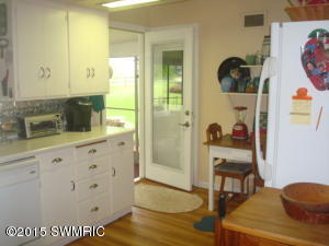 61054 Beardsley Ln, Cassopolis, MI 49031 photo 4