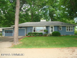 61054 Beardsley Ln, Cassopolis, MI 49031 photo 1