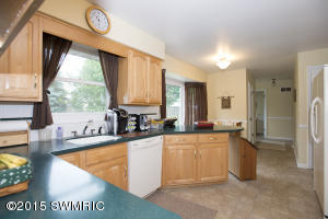 6311 Ormada Dr, Kalamazoo, MI 49048 photo 11