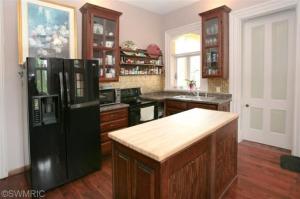 510 E Hoffman St, Three Rivers, MI 49093 photo 4