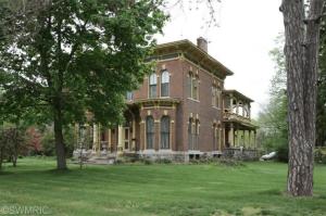 510 E Hoffman St, Three Rivers, MI 49093 photo 2