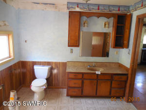 1239 Cherry Ln, Harrison, MI 48625 photo 4