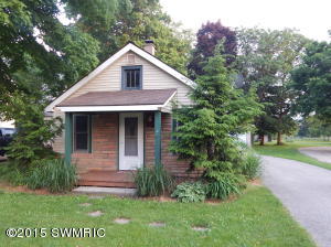 960 Bowes Rd, Lowell, MI 49331 photo 1