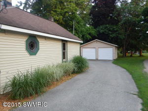 960 Bowes Rd, Lowell, MI 49331 photo 3