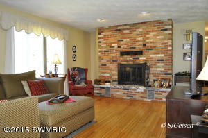 6425 N Whites Bridge Rd, Belding, MI 48809 photo 9