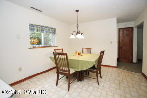 93 Fortune Rd, Springfield, MI 49037 photo 9