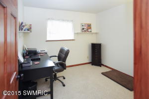 93 Fortune Rd, Springfield, MI 49037 photo 12