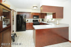 93 Fortune Rd, Springfield, MI 49037 photo 6