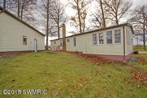 241 Dickerson SW, Stanton, MI 48888 photo 4