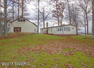 241 Dickerson SW, Stanton, MI 48888 photo 1