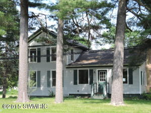 802 N Main St, Plainwell, MI 49080 photo 2