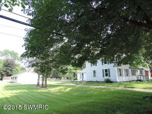 802 N Main St, Plainwell, MI 49080 photo 5