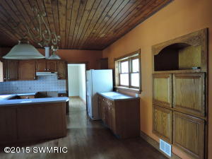 802 N Main St, Plainwell, MI 49080 photo 10