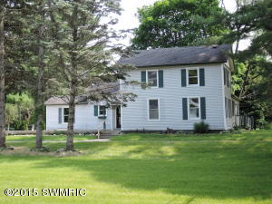 802 N Main St, Plainwell, MI 49080 photo 4