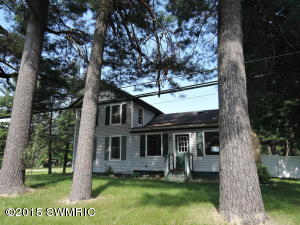 802 N Main St, Plainwell, MI 49080 photo 3