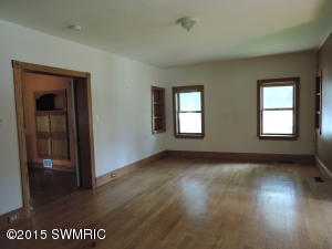 802 N Main St, Plainwell, MI 49080 photo 8