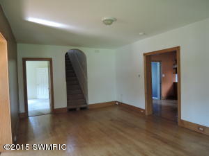 802 N Main St, Plainwell, MI 49080 photo 7