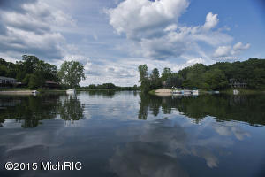 175 S South Lake Doster Dr, Plainwell, MI 49080 photo 2