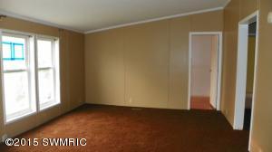 112 Peachtree St, Constantine, MI 49042 photo 4